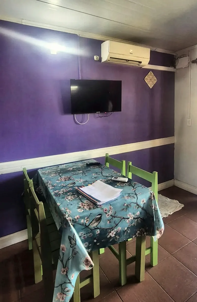 Estar con mesa y TV
